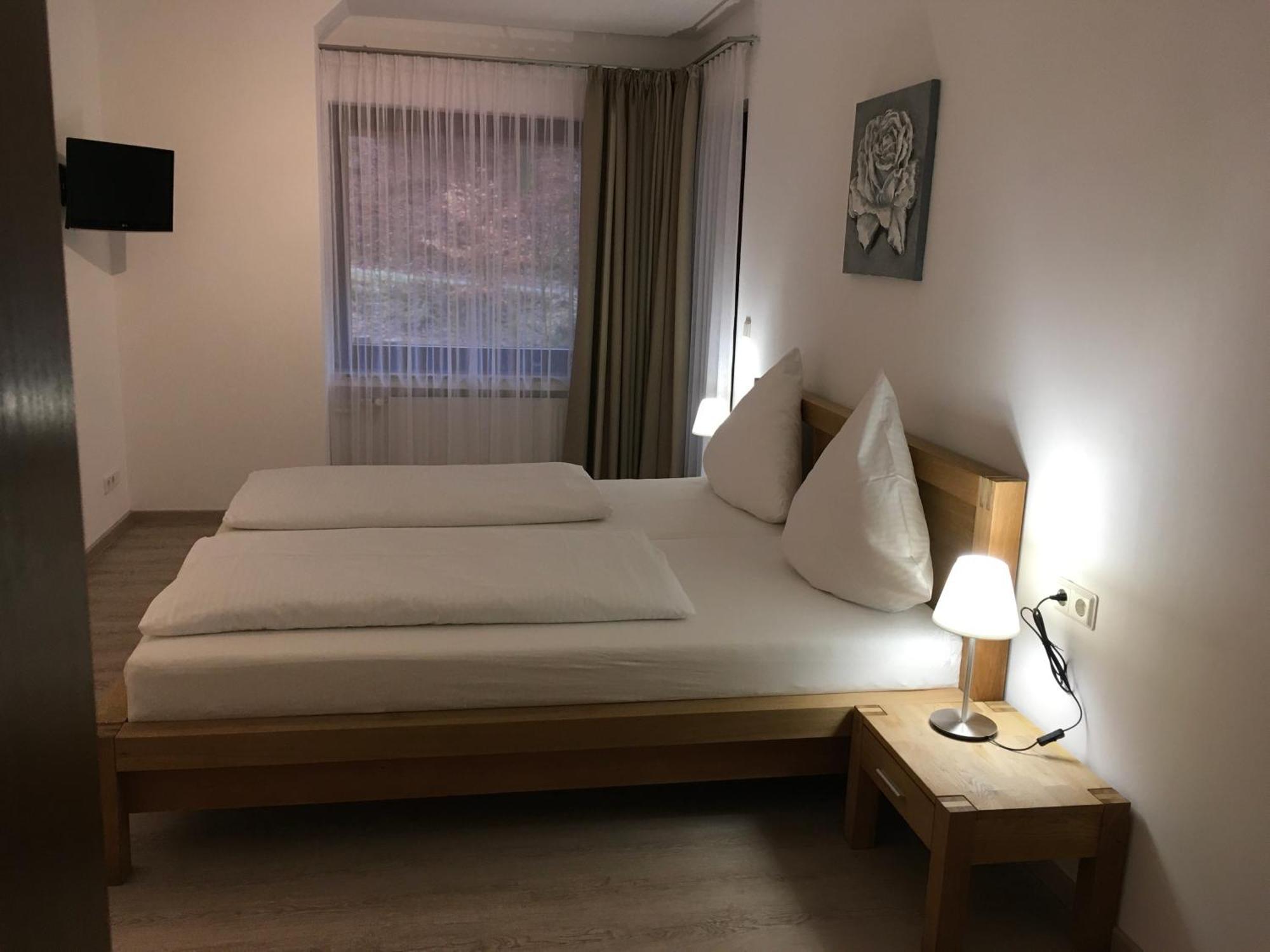 Hotel-Pension Zum Paradies Willingen  Kültér fotó